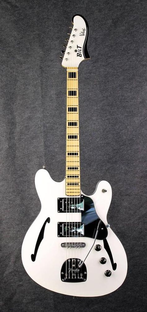 Bilt Volare. The Starcaster that Fender should have made! Bilt Guitars, Fender Starcaster, We Will Rock You, Star Cast, Guitar Stuff, Bass Guitars, Guitar Design, Cool Guitar, String Instruments