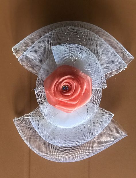 Diy Crinoline, Fascinator Hats Outfit, Natural Hair Wedding, Fascinator Hats Diy, Fascinator Hats Wedding, African Turban, Classy Hats, Dress Patterns Diy, Diy Hair Accessories Ribbon