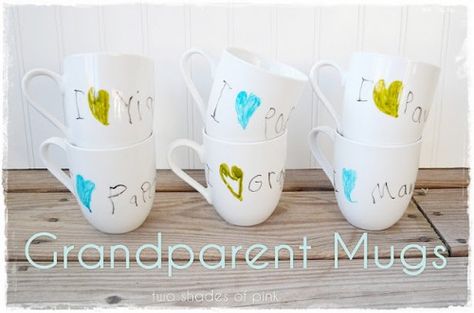 12 Best Gift Ideas to Make for Grandparents from Tip Junkie Grandparent Mugs, Diy Christmas Mugs, Best Gifts For Grandparents, Grandparents Gifts, Grandparents Day Crafts, Bisque Pottery, Grandparents Day Gifts, Cadeau Parents, Kid Projects