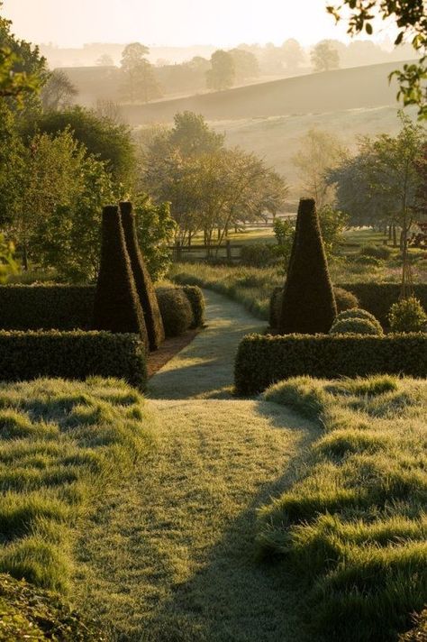 Rose Arbour, Cottage Gardening, Topiary Garden, Meadow Garden, Secret Place, Beautiful Yards, Classic Garden, Formal Gardens, Natural Garden