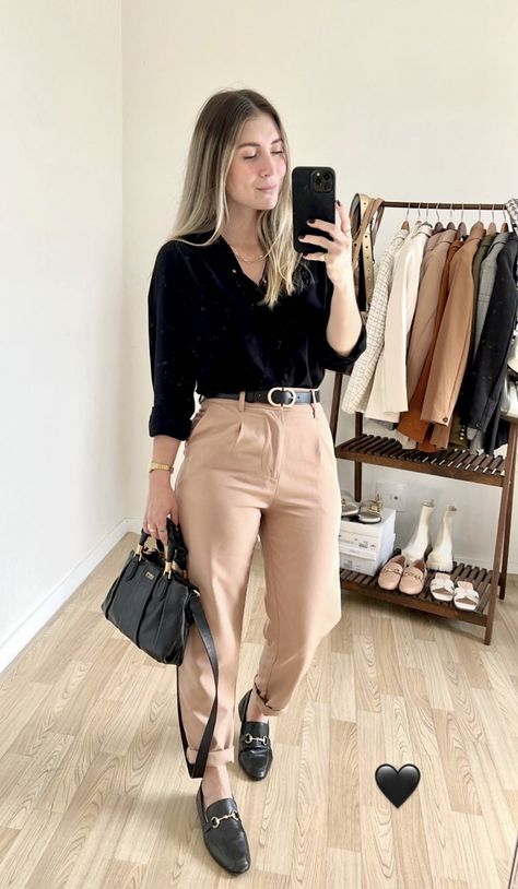 Medium Contrast Outfits, Outfit Trabajo, Contrast Outfit, Casual Chic Outfits, Casual Work Outfits Women, Looks Pinterest, Business Casual Outfits For Work, Casual Day Outfits, Stylish Work Outfits