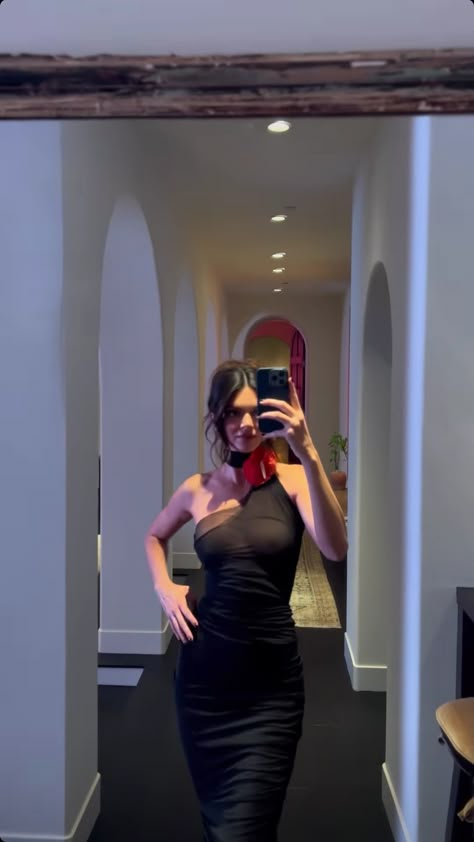 Kendall Jenner Fashion Week, Kendall Jenner Body, Kendall Jenner Dress, Kendall Jenner Video, Looks Kylie Jenner, Dresses Western, Kendall Style, Kendall Jenner Outfits, Jenner Outfits