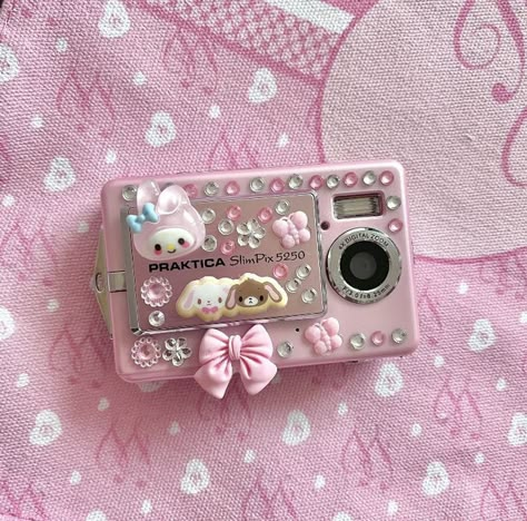 Cute Cameras, Digi Camera, Cute Gadgets, Camera Decor, Cute Tech, Pink Camera, Pink Crafts, Cute Camera, Charmmy Kitty