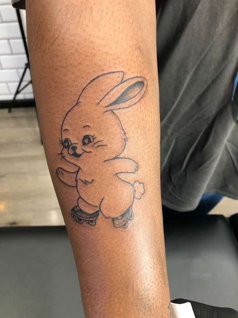 #nwjns #newjeans New Jeans Bunny Tattoo, Newjeans Bunny Tattoo, Newjeans Nails Kpop, Newjeans Nail Art, Newjeans Tattoo Ideas, Newjeans Nail, Newjeans Tattoo, Newjeans Nails, Enhypen Tattoo