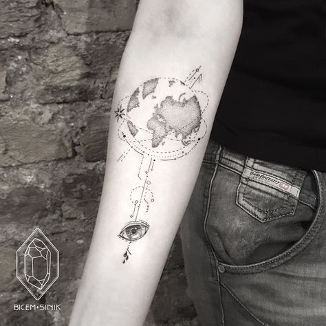 Hello New York City!! 🇺🇸🗽I’ll be there for tattooing on 15th September • for booking and more details ••bicemsinik@gmail.com•• Pls don’t forget use the subject •NYC• See you soon..🖤 instagram.com/bicemsinik bicemsinik@gmail.com Globe Outline, Circular Tattoo, Places For Tattoos, Earth Tattoo, Bright Tattoos, Tattoo Trend, Map Tattoos, Geometry Tattoo, Ocean Tattoos