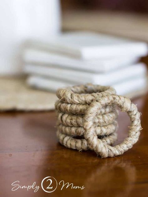 Diy Napkin Rings Wedding, Coastal Napkin Rings, Rope Napkin Rings, Diy Napkin Holder, Rustic Napkin Rings, Napkin Rings Diy, Diy Spring Crafts, Napkin Rings Wedding, Wooden Napkin Rings