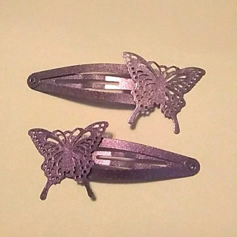 Package Of 2 Purple Butterfly Glittery Metal Snap Clips .New In Package Hair Accessories Grunge, Funky Hair Clips, 2000s Hair Clips, 90s Butterfly Clips Hairstyles, Y2k Butterfly Clips, 90s Butterfly Clips, Hairstyles With Butterfly Clips, Butterfly Clip Hairstyles, Butterfly Clips Hairstyles