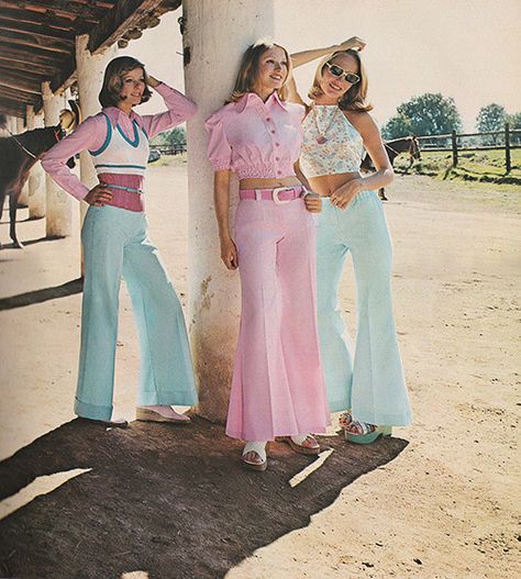 Hannah 1970 Fashion, Look 80s, Fashion 1970s, 60s 70s Fashion, 60s And 70s Fashion, Mode Hippie, 70s Inspired Fashion, 70s Outfits, Seventies Fashion