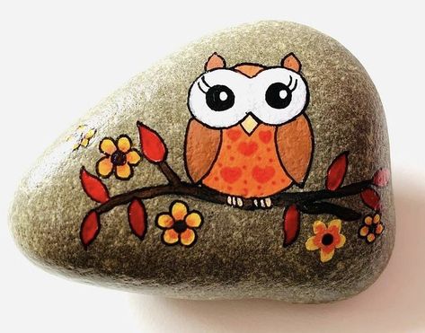 Autumn Stone Painting, Rock Painting Fall Ideas, Rock Painting Ideas Fall, Autumn Rock Painting, Fall Rocks Painted Ideas, Autumn Rock Painting Ideas, Autumn Painted Rocks, Fall Painted Rocks Ideas, Fall Rock Painting Ideas Easy