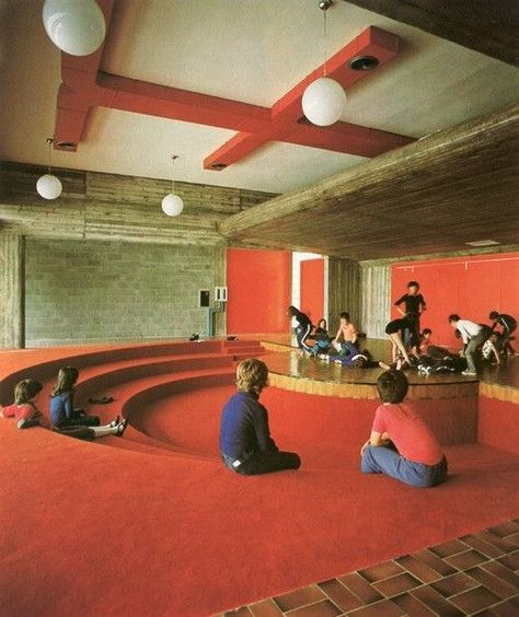 Amphitheater Architecture, Stadium Seating, Tiered Seating, Arch Interior, Vintage Space, Salou, Brutalism, Retro Futurism, Office Inspiration