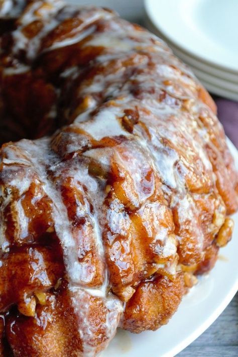 Apple Fritter Monkey Bread Apple Fritter Monkey Bread, Apple Monkey Bread, Apple Fritter Bread, Apple Fritter, Apple Dessert Recipes, Breakfast Sweets, Fritter Recipes, Apple Fritters, Dessert Dips