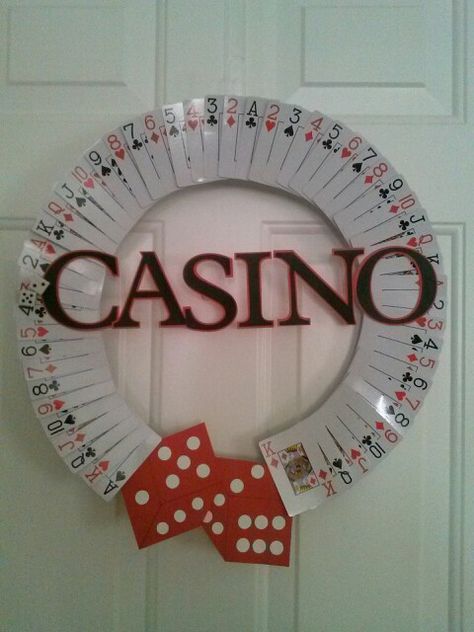 Casino Crafts, Casino Night Decorations Diy, Casino Gift Ideas Diy, Poker Night Decor Ideas, Casino Sign Diy, Casino Dice Decorations, Casino Theme Party, Bolo Da Peppa Pig, Casino Birthday Party