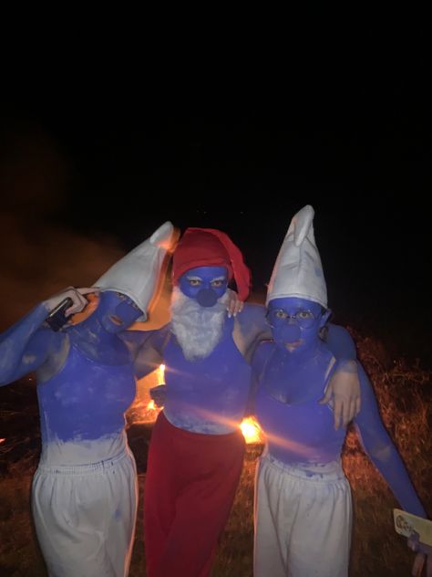 Weird Costumes Funny, Funny Movie Characters To Dress Up As, Halloween Costumes Smurf, Smurf Costume Women, Smurf Cosplay, Halloween Characters Costumes, Smurfs Aesthetic, Fantasia Smurf, Smurf Halloween Costume