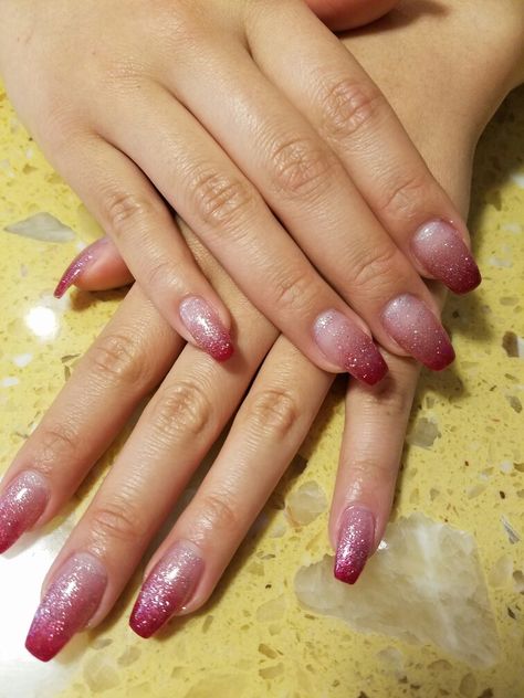 Red Glitter Ombré Nails, Red Ombre French Tip Nails, Pink To Red Ombre Nails, Red And Pink Glitter Nails, Red Glitter Ombre Nails, French Fade Nails, Nail Art Designs For Beginners, Gradation Nails, Red Ombre Nails