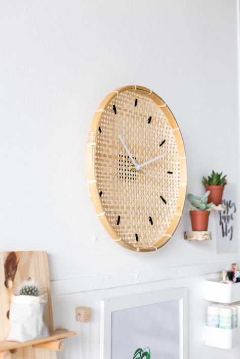 Make a DIY Embroidered Basket Clock Embroidered Basket, Diy Wall Clock Ideas, Wall Clock Diy, Diy Clocks, Pillows Diy, Clock Diy, Diy Wall Clock, Diy Posts, Diy Clock Wall