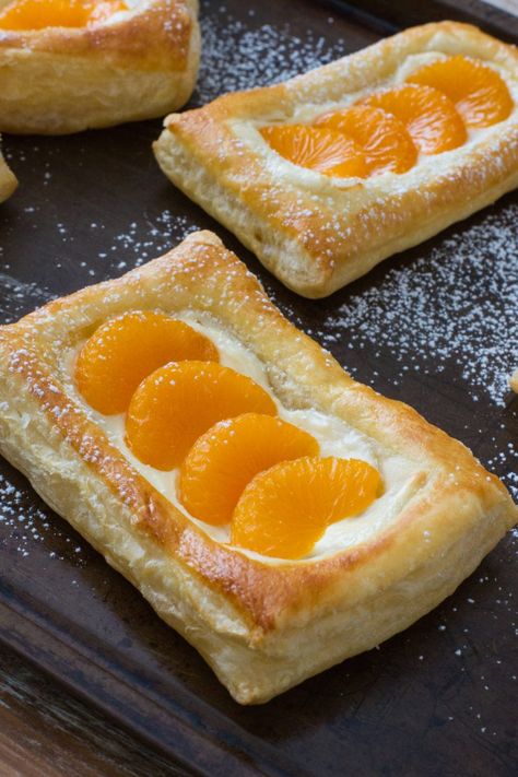 Mandarin Fruit, Cheese Pastries, Healthy Fruit Snacks, Fruit Pastries, Puff Pastry Desserts, Delicious Sweets, Frozen Puff Pastry, Fruit Bowls, Puff Pastry Recipes