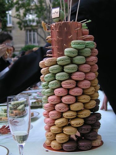 Colorful macaron tower for the dessert table - so whimsical #weddingdessert #desserttable #diywedding #macaron #dessert Macaroon Wedding Cakes, Macaroon Tower, Patisserie Fine, Macaron Tower, Macaron Cake, Traditional Wedding Cakes, French Macaroons, Macaron Recipe, Dessert Lover