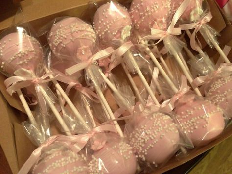 Pink Party Astetic, Pink And White Desserts, Bow Cake Pops, Girly Cake Pops, Cake Pops Packaging, Cake Pop Aesthetic, Aesthetic Cake Pops, Cake Pop Packaging Ideas, Cake Pops Aesthetic