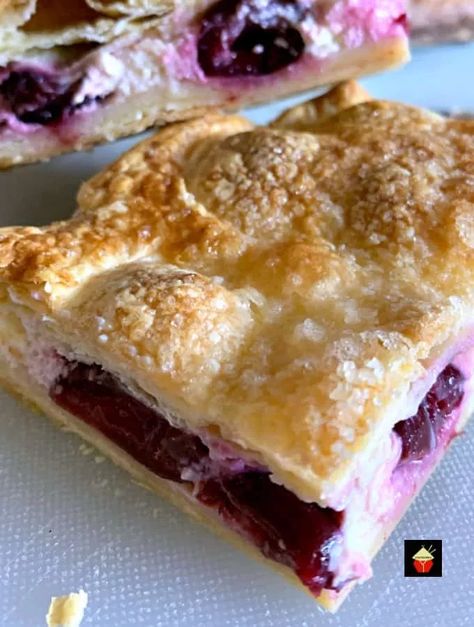 Cream Cheese Crescent Roll Dessert, Crescent Roll Bars, Cresent Roll Desserts, Crescent Dough Sheet Recipes, Crescent Roll Recipes Dessert, Crescent Roll Dessert, Crescent Roll Breakfast Recipes, Crescent Roll Cheesecake, Sopapilla Cheesecake Bars