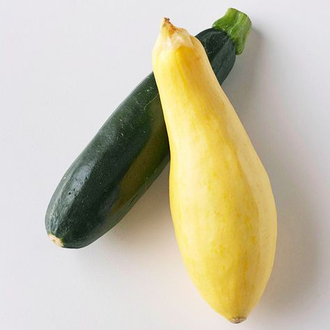 Learn how to select and cook summer squash. Baked Summer Squash, Cooking Yellow Squash, How To Cook Squash, Pattypan Squash, Crookneck Squash, Summer Squash Recipes, Yellow Squash Recipes, Yellow Party, Zucchini Squash