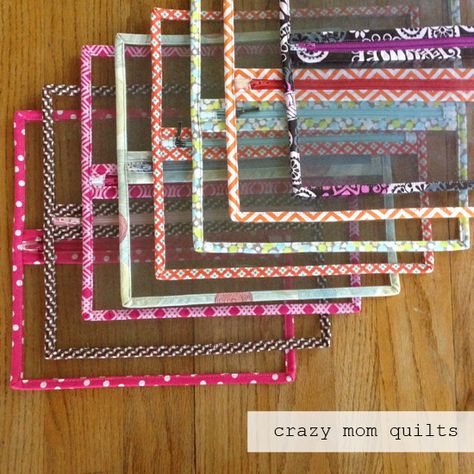 crazy mom quilts: WIP bags for happies Holiday Hand Towels, Wip Bag, Art Fil, Travel Sewing, Sewing Room Organization, Crazy Mom, Wrist Wallet, Trendy Sewing, Diy Bags