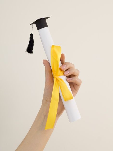 Graduation Images, Graduation Diploma, Wooden Puppet, Graduation Cap And Gown, Graduation Photography Poses, Kids Graduation, Graduation Gown, Gifts Wrapping Diy, Graduation Photography