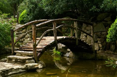 rustic focal point Garden Bridge Ideas, Backyard Bridge, Backyard Bridges, Bridge Ideas, Pond Bridge, Decorative Garden Fencing, Japanese Garden Design, Wooden Bridge, Stone Bridge