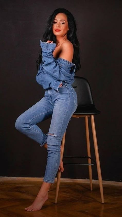 Outfits For Studio Photoshoot, Sit Pose Ideas, Denim On Denim Photoshoot, Photo Studio Pose Ideas, Studio Photography Poses Women, Studio Poses For Women, Studio Shoot Poses, Female Photoshoot Ideas, Studio Photoshoot Poses