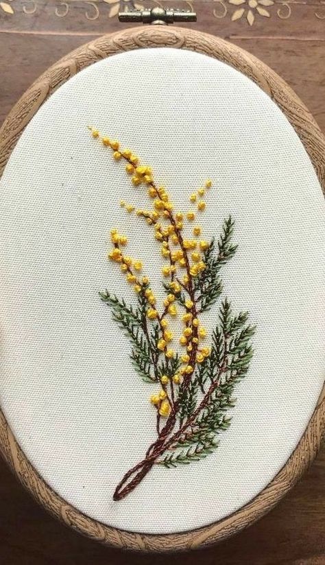 Embroidery Jacket Design, Fall Embroidery Ideas, Simple Embroidery Patterns, Plant Embroidery Pattern, Thistle Embroidery, Circle Embroidery Design, Farmhouse Embroidery, Fern Embroidery, Oval Embroidery