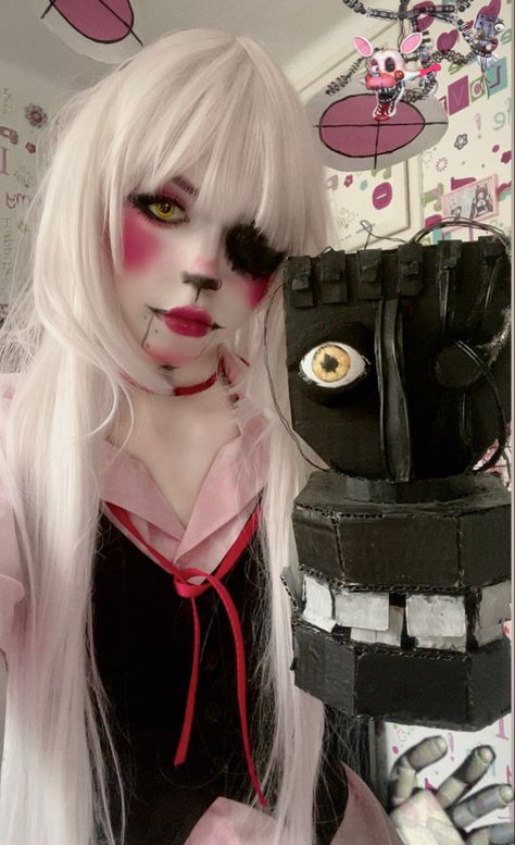 Fnaf Mangle Makeup, Foxy Makeup Fnaf, Fnaf Makeup Ideas, Fnaf Cosplay Makeup, Fnaf Costume Ideas, Mangle Fnaf Art, Foxy Cosplay Fnaf, Fnaf Foxy Cosplay, Mangle Fnaf Cosplay