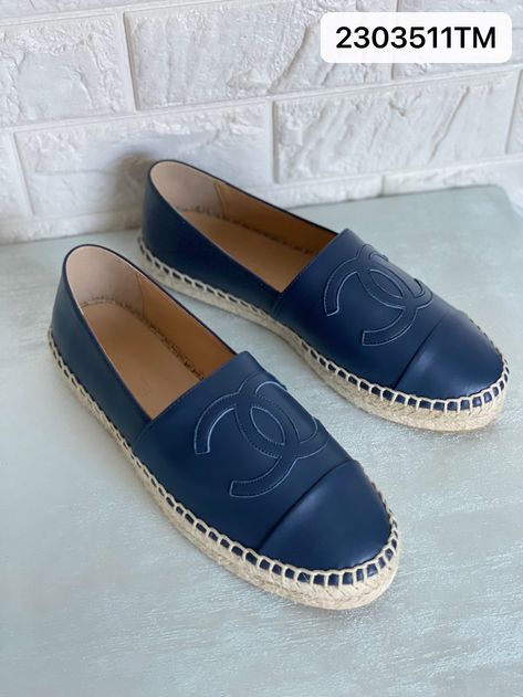 Chanel espadrilles leather flats blue Chanel Espadrilles, Chanel Espadrille, Blue Flats, Flat Espadrille, Leather Flats, Women Style, Designer Shoes, Alexander Mcqueen, Espadrilles