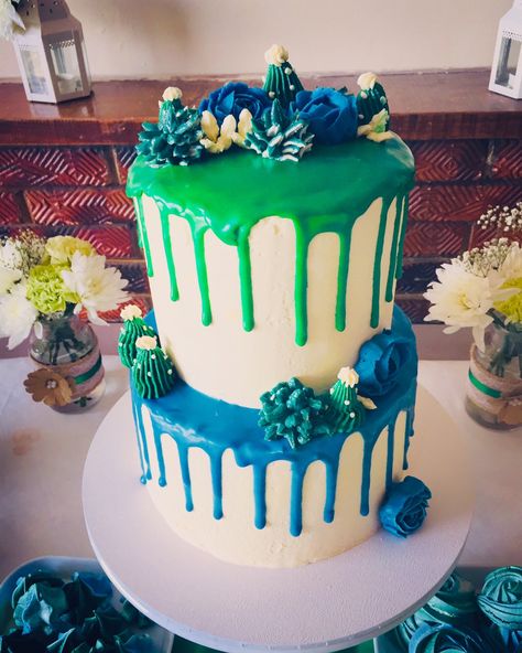 Green Drip Cake, Blue Drip Cake, Luigi Cake, Blue Drip, Drip Cake, Mario And Luigi, Drip Cakes, Sweet Table, 10th Birthday