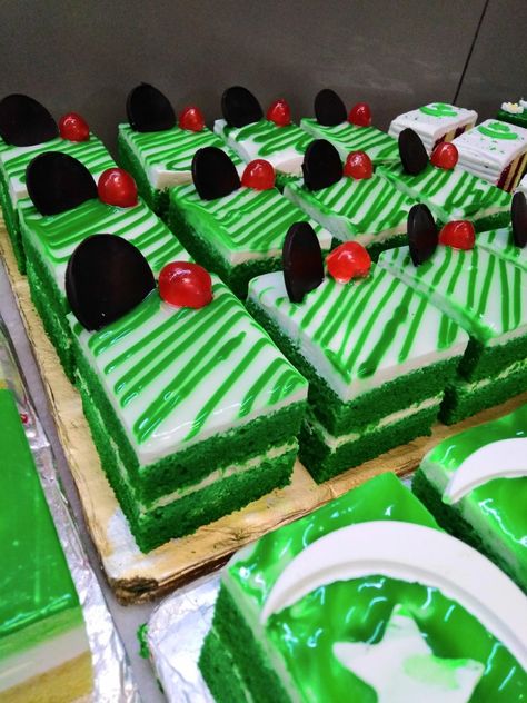 August Cake, Channel Cake, 14th August, Pakistan Independence Day, Pakistan Independence, Glittery Wallpaper, Special Cakes, Special Cake, Cake Recipe