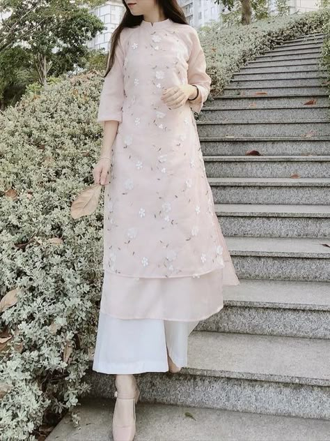 Dress Brokat Modern, Dress Muslim Modern, Gaun Koktail, Money Dress, Mom Daughter Outfits, Chinese Style Dress, Kebaya Dress, Muslimah Fashion Outfits, Stylish Dresses For Girls