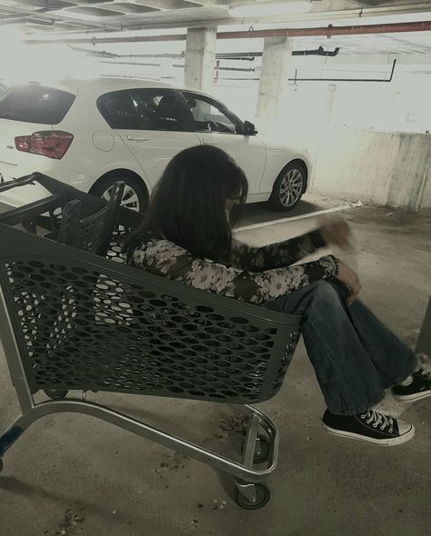 Shopping cart pics<3 The Grudge Aesthetic, Grudge Pfp, Grudge Aesthetics, Grungecore Aesthetic, Skater Girl Aesthetic, Sound Picture, 4 Friends, The Grudge, H.e.r Aesthetic