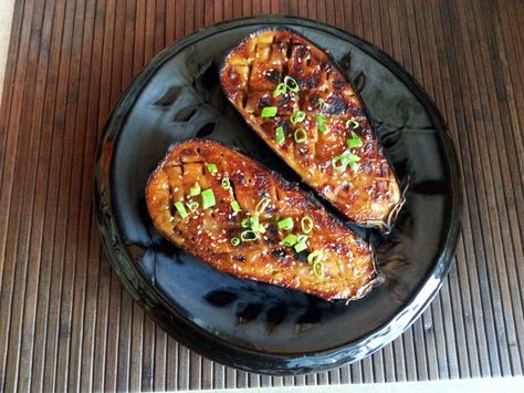 Miso Glaze Recipe, Nasu Dengaku, Glazed Eggplant, Miso Eggplant, Miso Recipe, Bon Appetite Recipes, Miso Glaze, Japanese Recipe, Grilled Eggplant