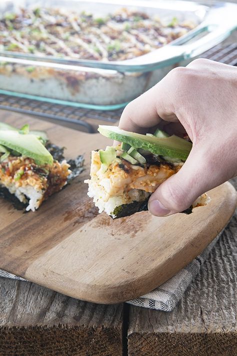 Trendy Sushi Bake gives you all the flavour of California Roll sushi with a fraction of the work. Whether you make it for dinner or a party, it never lasts long! California Roll Sushi, Sushi Bake, Roll Sushi, Easy Sushi, Creamy Crab, Savory Pies, California Roll, Best Party Food, Food Carving