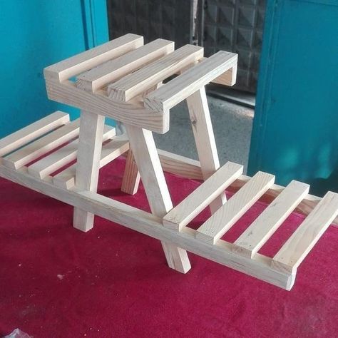 Scrap Wood Projects Diy Easy, Small Scrap Wood Projects Diy, Small Scrap Wood Projects, Scrap Wood Projects Diy, Landscape Timber Crafts, Diy Easy Crafts, Scrap Wood Project, Bedroom Ideas For Small Rooms Diy, Outdoor Woodworking Projects