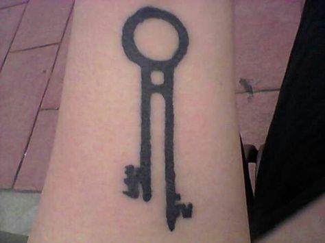 Davy Jones Tattoo, Key Tattoos, Key Tattoo, Cool Chest Tattoos, Davy Jones, Arm Tattoos For Guys, S Tattoo, Dead Man, Chest Tattoo