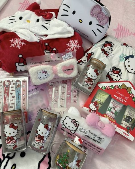 #hellokittyaddict #haul #christmas #sanrio #wishlist #hellokitty #gifts #xmas Hello Kitty Christmas Gifts, Hello Kitty Haul, Hello Kitty Christmas Basket, Hello Kitty Xmas, Christmas Gift Haul, Sanrio Gifts, Xmas Haul, Aliexpress Hello Kitty Finds, Hello Kitty Shopping