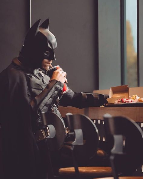 Celebrity Photos 📷 on Instagram: “Batman is enjoying a meal in these tough times! 😬 . . . . . . . . . . #batman #batmanedit #batmanart #batmanvsuperman #batmanbegins…” Batman Comic Wallpaper, Comic Wallpaper, Batman Pictures, Batman Poster, Univers Dc, I Am Batman, I'm Batman, Batman Begins, Batman Funny