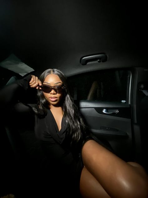 The IT Girl Pose Car Inside Pic, Inside Car Pictures, Car Pictures Instagram, Cute Modeling Poses, Inspo Pictures, Car Inside, Car Poses, Inside Car, Selfie Ideas Instagram