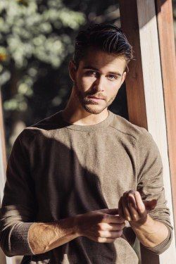 Adam Gallagher | Tumblr Adam Gallagher, Mens Photoshoot Poses, Portrait Photography Men, Hipster Man, Men Photography, Dating App, Photography Poses For Men, Male Poses, Man Photo