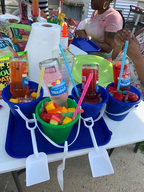 Party Bucket Drinks, Sand Bucket Alcohol Drink, Bucket Cocktails, Slushy Alcohol Drinks Bucket, Mixed Drinks Alcoholic In Cooler, Ocean Theme Alcohol Drinks, Bucket Drinks, Mini Cafeteria, Sand Bucket