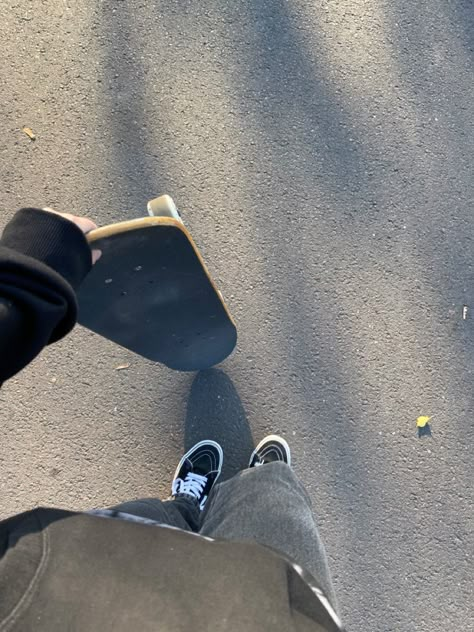 skateboard Skater Boy Fits, Skateboarding Aesthetic, Skate Boy, Skate Vibes, Skate Aesthetic, Skateboard Aesthetic, Skate Photos, Skate 3, Skater Boys