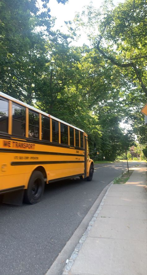 Life In Usa, Yellow School Bus, American High School, School Field Trip, American Teen, American School, High School Life, Exchange Student, Vie Motivation