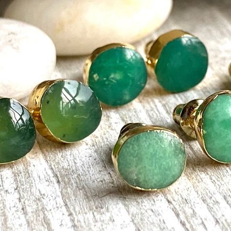 Green Stone Earrings, Chrysoprase Jewelry, Stone Stud Earrings, Earrings Stone, Gem Earrings, Jade Earrings, Green Gems, Jade Ring, Geometric Necklace