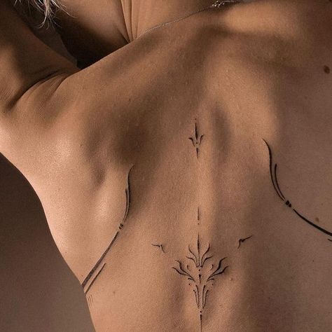 Back Composition Tattoo, Boho Back Tattoo, Ornamental Collarbone Tattoo, Ornamental Hip Tattoo, Minimalist Sternum Tattoo Women, Sternum Ornamental Tattoo, Symmetrical Tattoo Design, Tattoo Placement Chart, Simple Back Tattoo