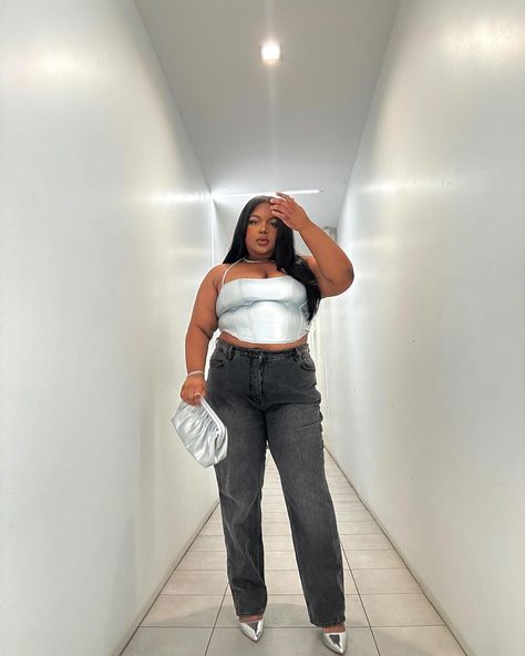 Plus Size Chrome Outfit, Chrome Heels Outfit, Chrome Outfit Ideas, Silver Corset Outfit, Silver Outfit Ideas, Size 16 Outfits, Black And Silver Outfits, Dramatic Ethereal, Chrome Heels