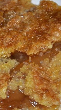 Caramel Apple Cobbler, Apple Cobbler Easy, Apple Dump Cake Recipe, Caramel Apple Dump Cake, Coconut Dessert, Apple Dump Cakes, Apple Cobbler, Brownie Desserts, Apple Pie Filling